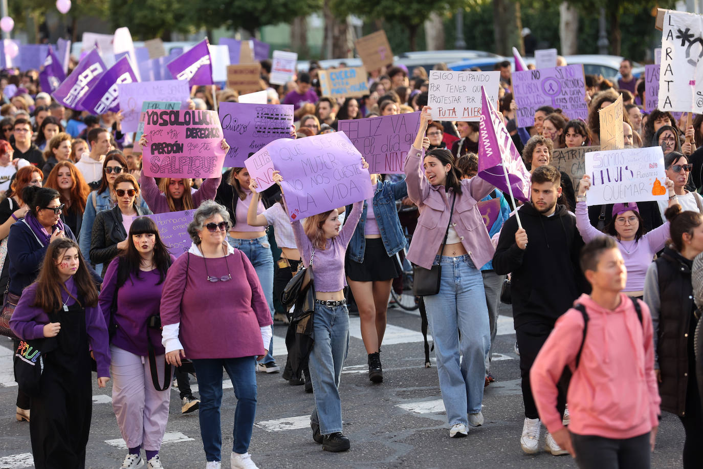 La reivindicativa manifestación del 8-M en Córdoba, en imágenes