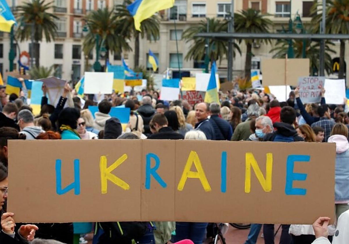 Concentración contra la guerra y en apoyo al pueblo ucraniano en Málaga en marzo de 2022