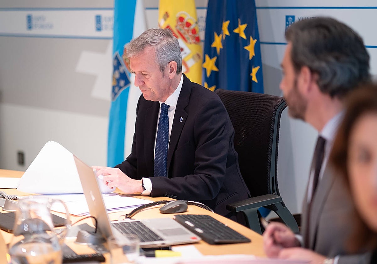 El presidente de la Xunta, Alfonso Rueda, este jueves al frente de la reunión del Consello