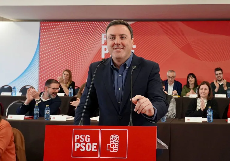 El líder de los socialistas gallegos exige a los suyos «arremangarse» para las municipales