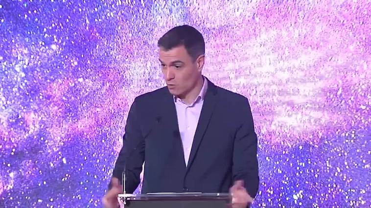 Sánchez llama a "poner a España a la vanguardia del transporte espacial"