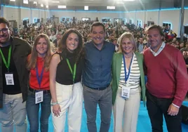 Juanma Moreno pide «alcaldes aliados» para ganar también el 28 de mayo en las municipales