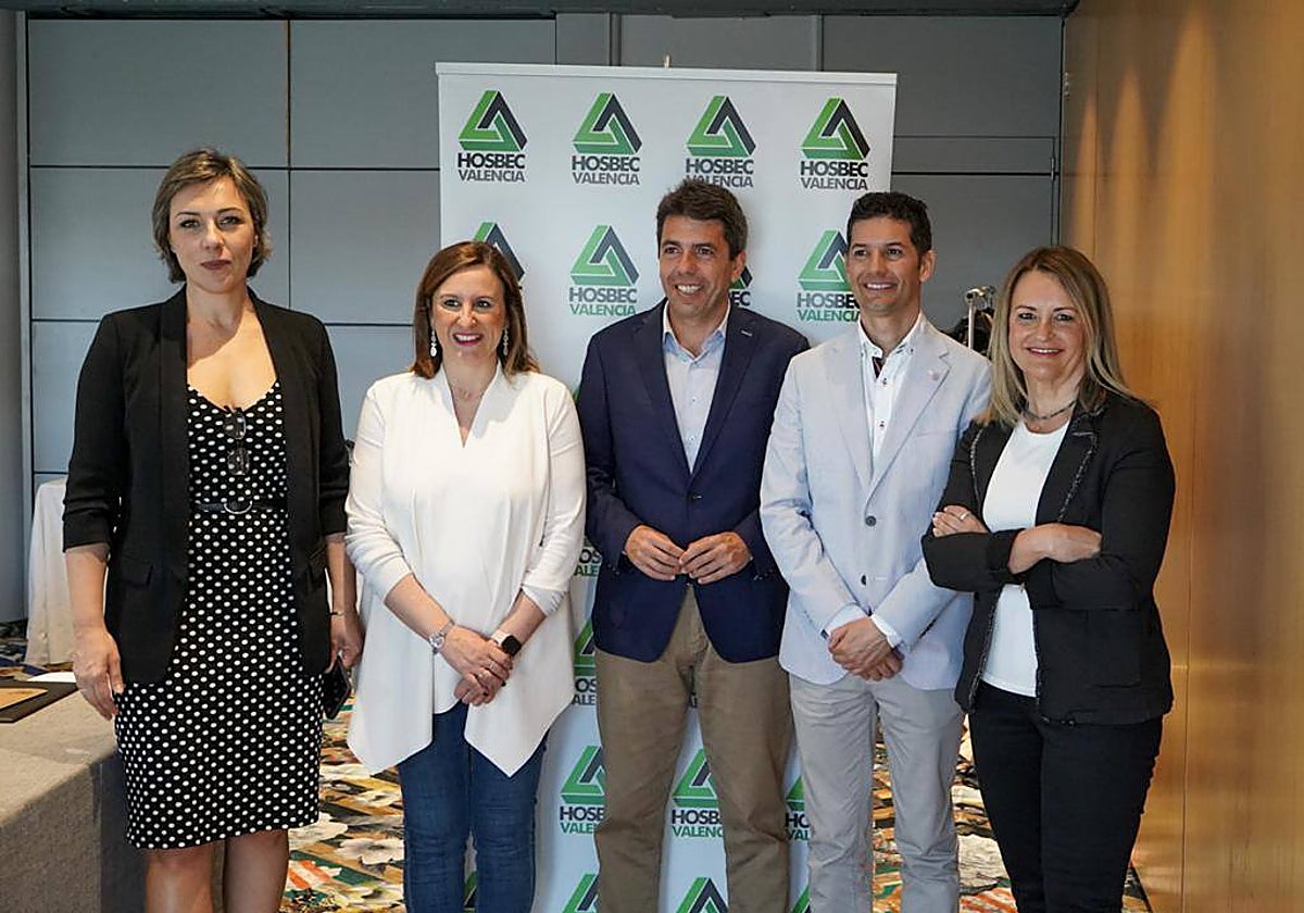 Imagen de la reunión entre representantes del PPCV y de Hosbec celebrada este lunes en Valencia
