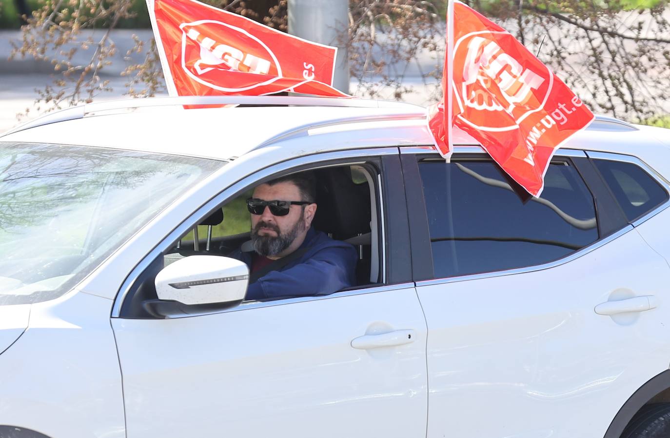 La caravana de protesta por la mejora del servicio de ambulancias en Córdoba, en imágenes