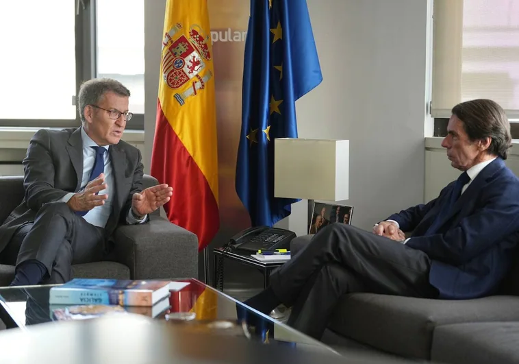 Feijóo y Aznar se reúnen en Génova y analizan la situación del Gobierno «en descomposición» de Sánchez