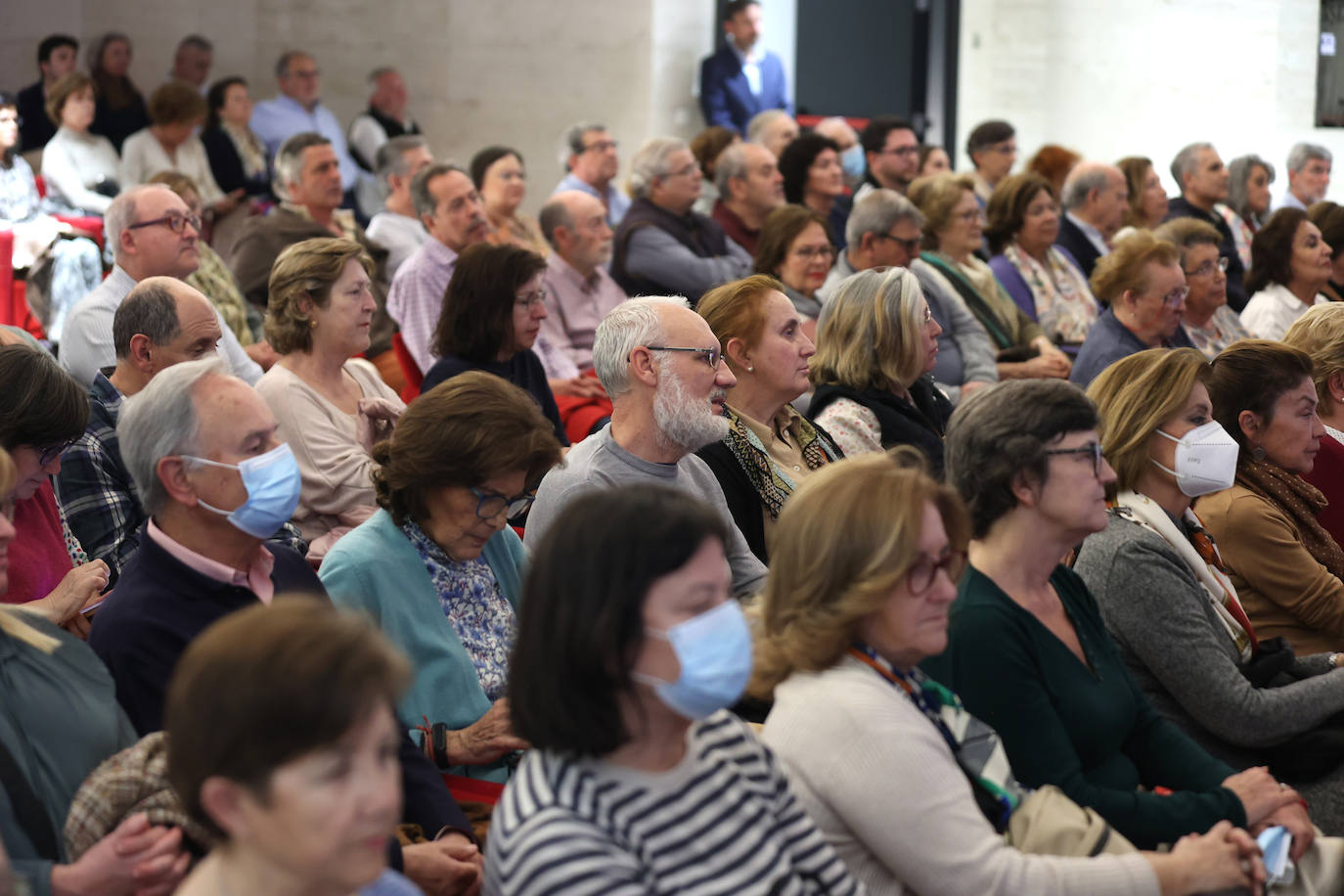 El Foro Cultural de ABC Córdoba con Juan Eslava Galán, en imágenes