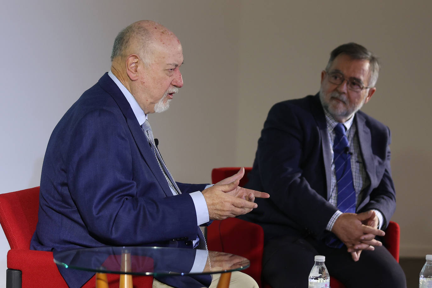 El Foro Cultural de ABC Córdoba con Juan Eslava Galán, en imágenes