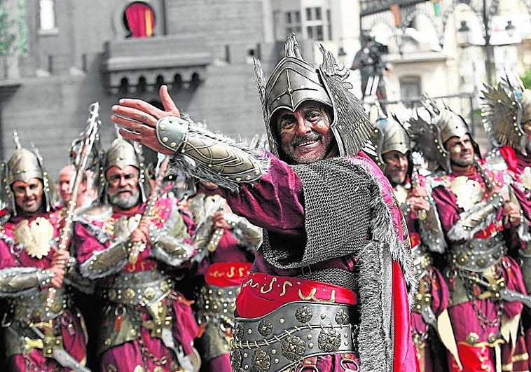 Malestar en el ambiente previo a los Moros y Cristianos de Alcoy por las tensiones en la entidad organizadora