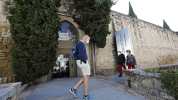 Acceso al NH Amistad por la calle Cairuán