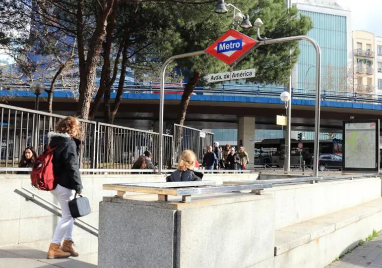 Acceso a la estación de Avenida de América