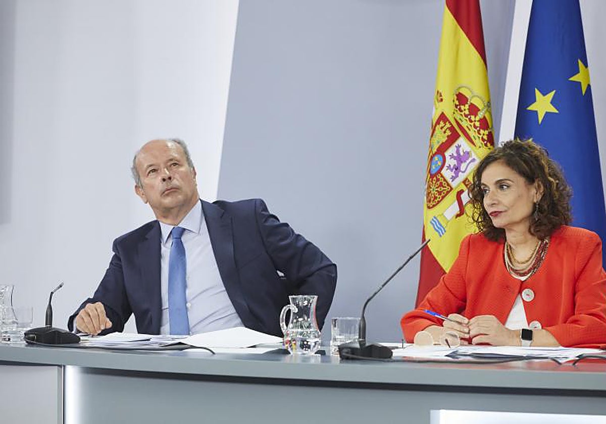 Juan Carlos Campo y María Jesús Montero