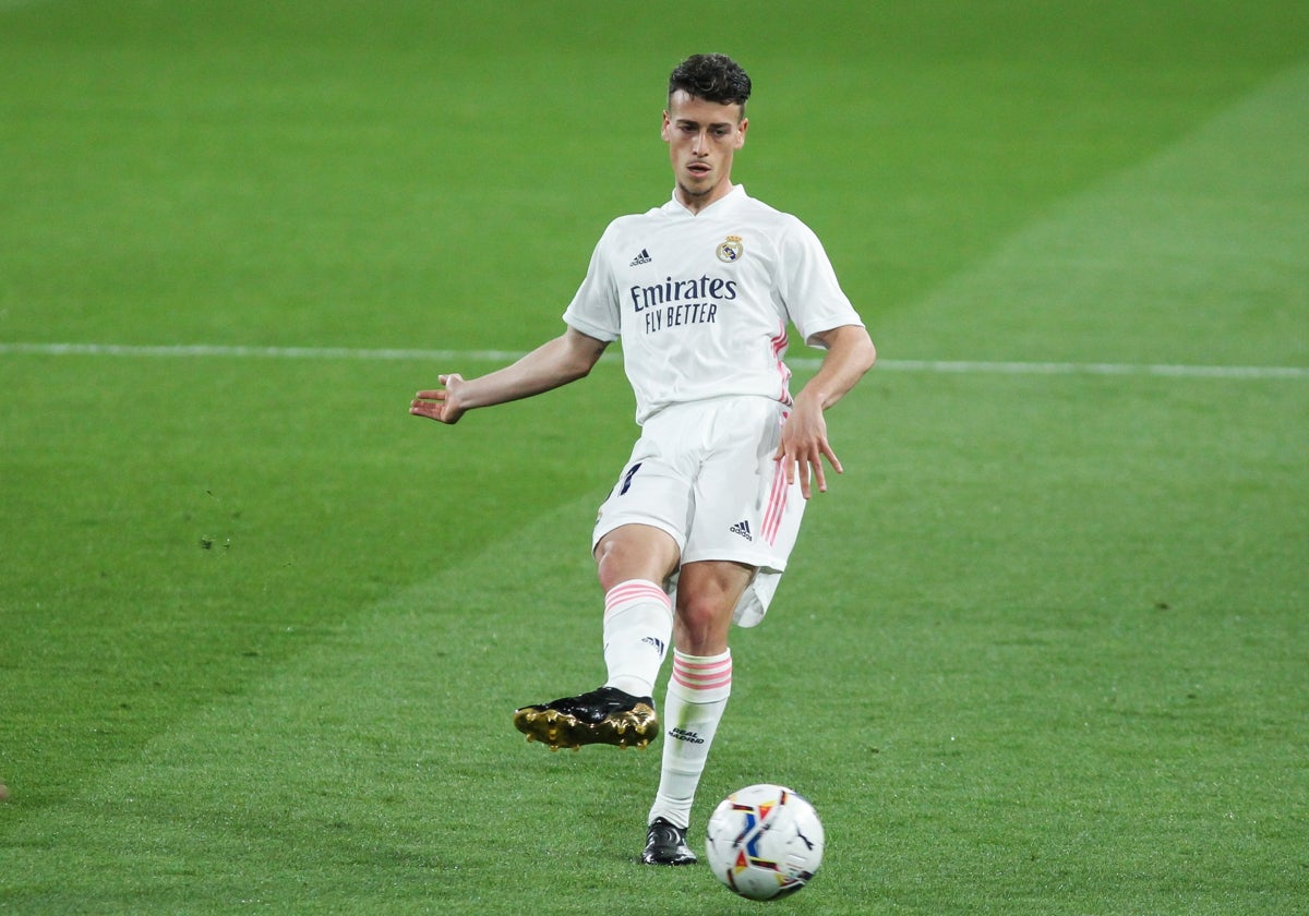 El futbolista cordobés Antonio Blanco durante un partido con el Real Madrid en Primera División