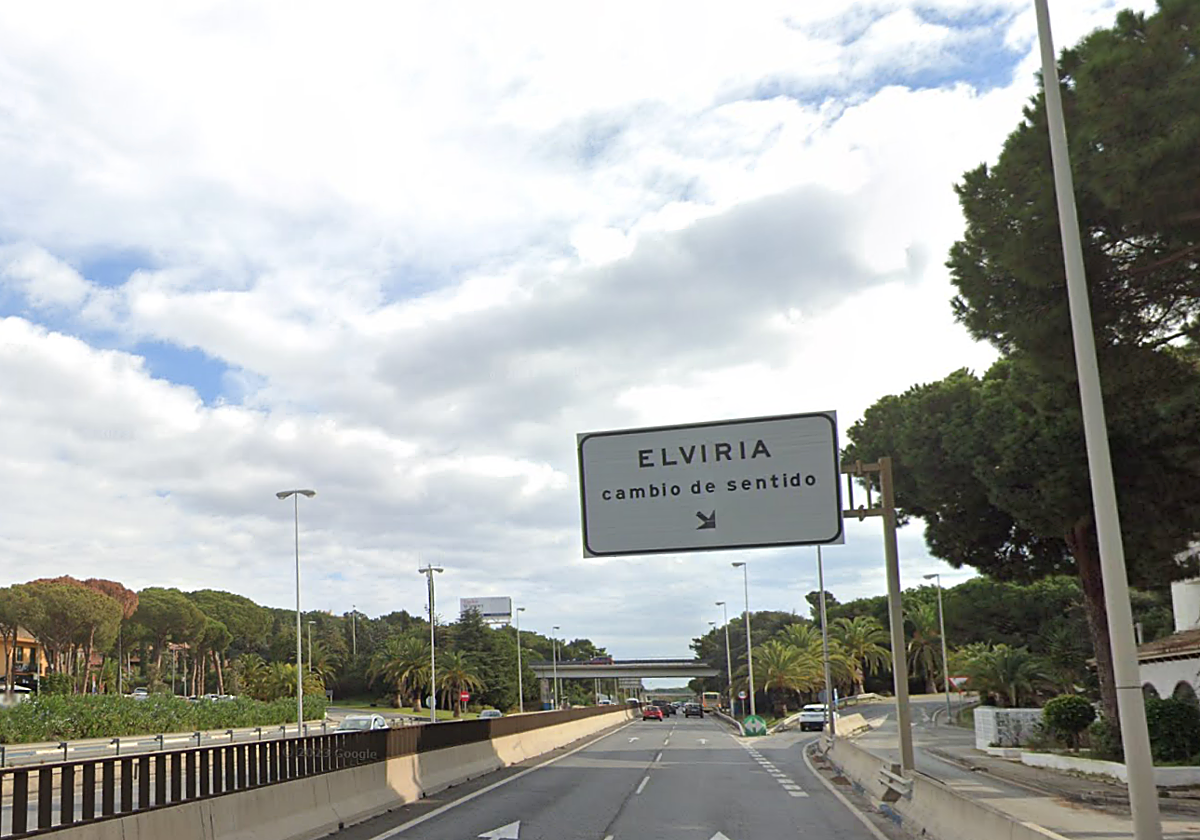 La furgoneta de desvió en Elviria seguido por la Policía Nacional