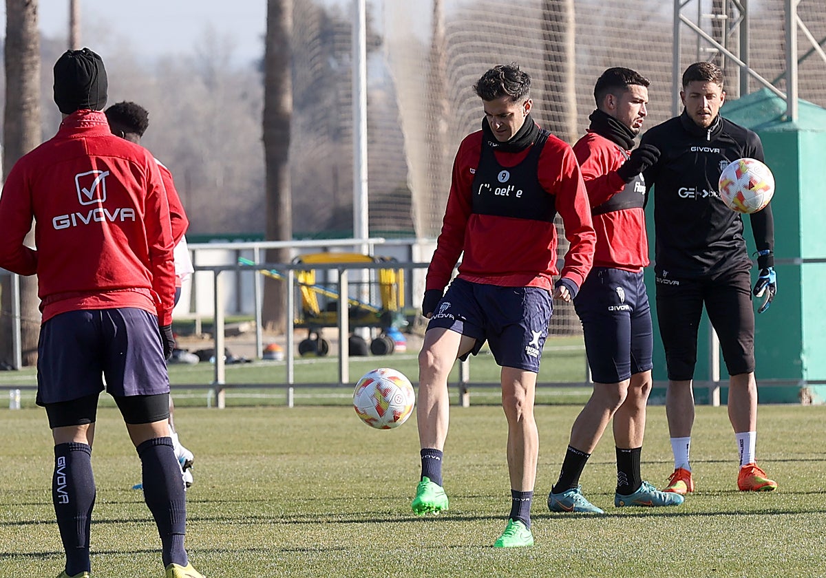 Juan Villar durante un entrenamiento en la Ciudad Deportiva con el Córdoba