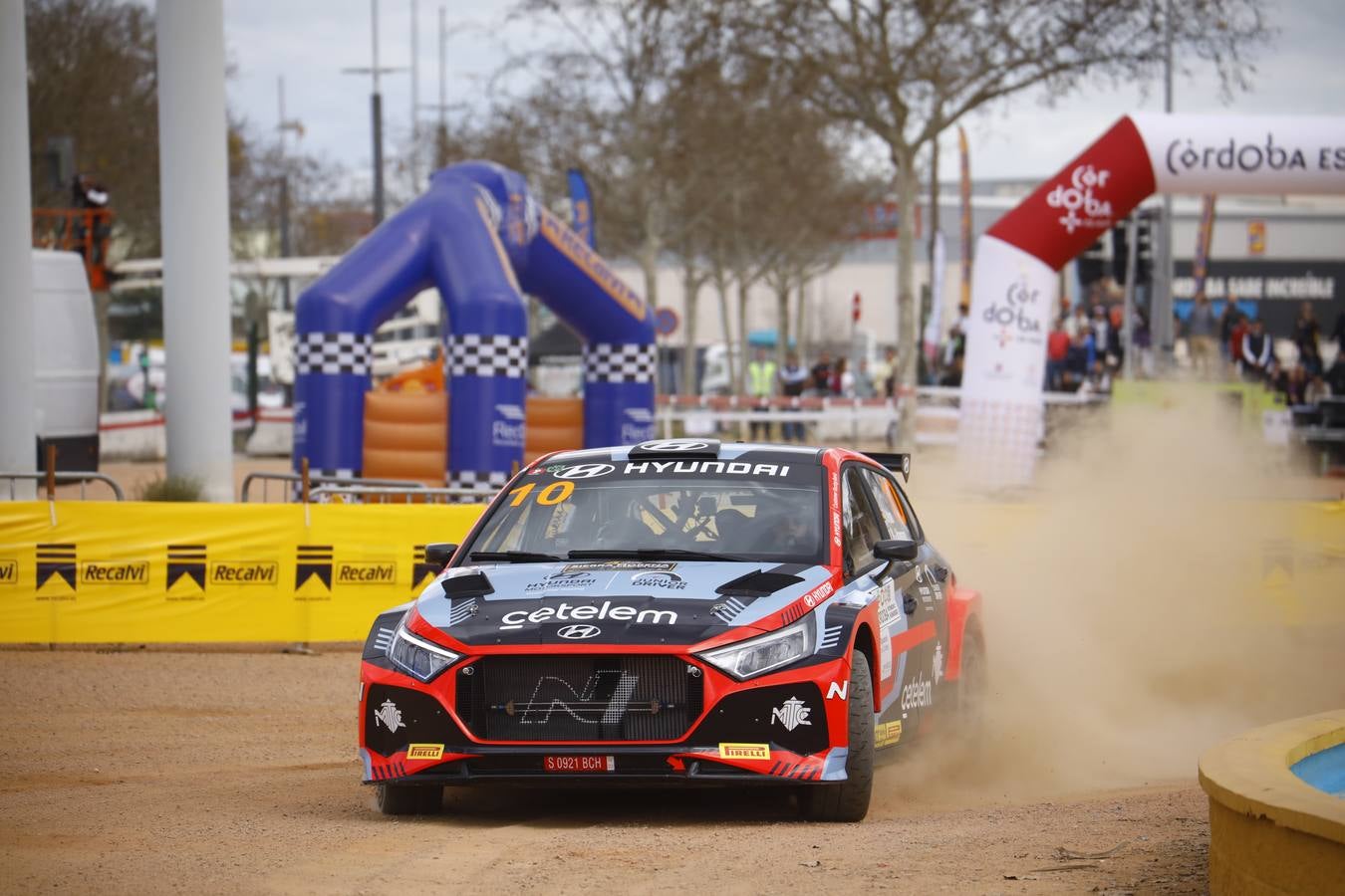 Las mejores imágenes del tramo urbano del Rallye Sierra Morena 2023