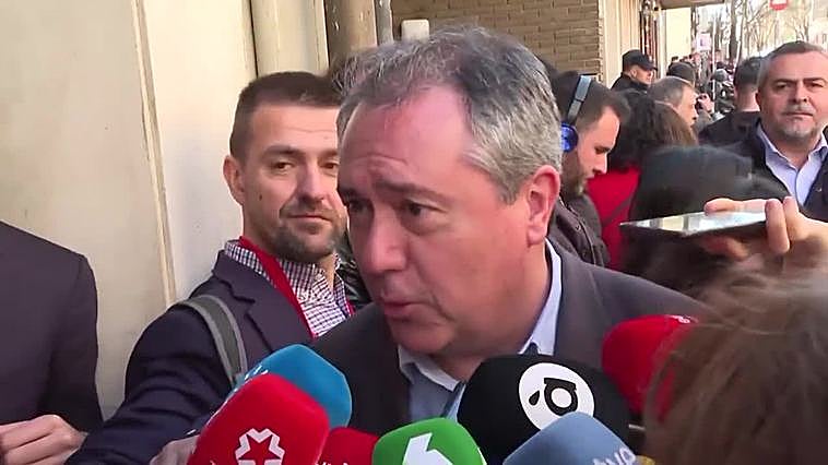 Espadas pide a Moreno una "explicación por el desvío de 240 millones a la sanidad privada"