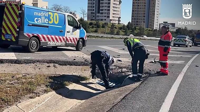 Dos heridos, uno de ellos grave, tras salirse de la vía la moto al incorporarse a la M-11