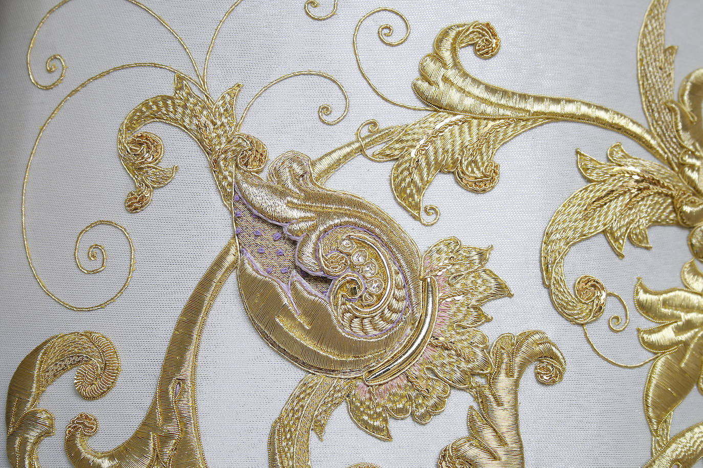 En imágenes, la nueva saya de la Virgen de las Lágrimas de Córdoba, al detalle