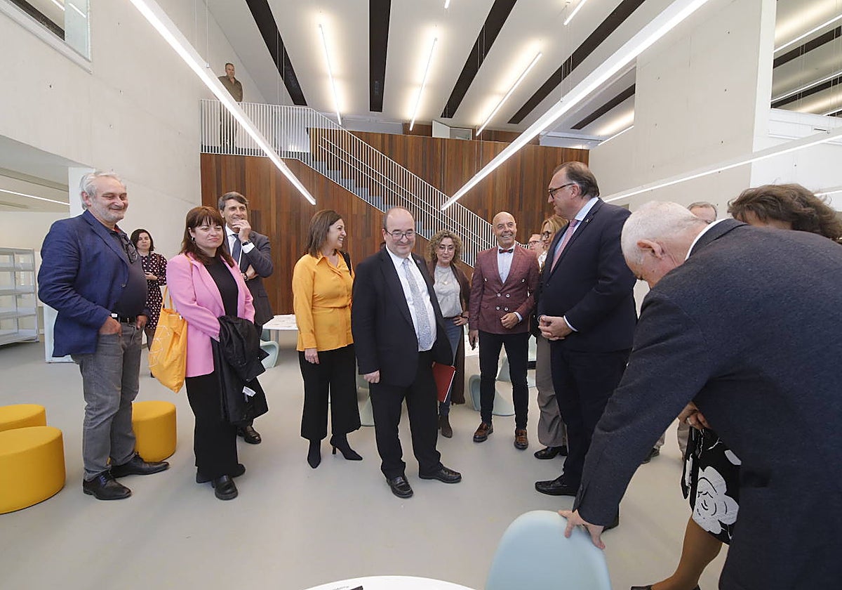 Miquel Iceta y Arturo Bernal, en la nueva Biblioteca Grupo Cántico