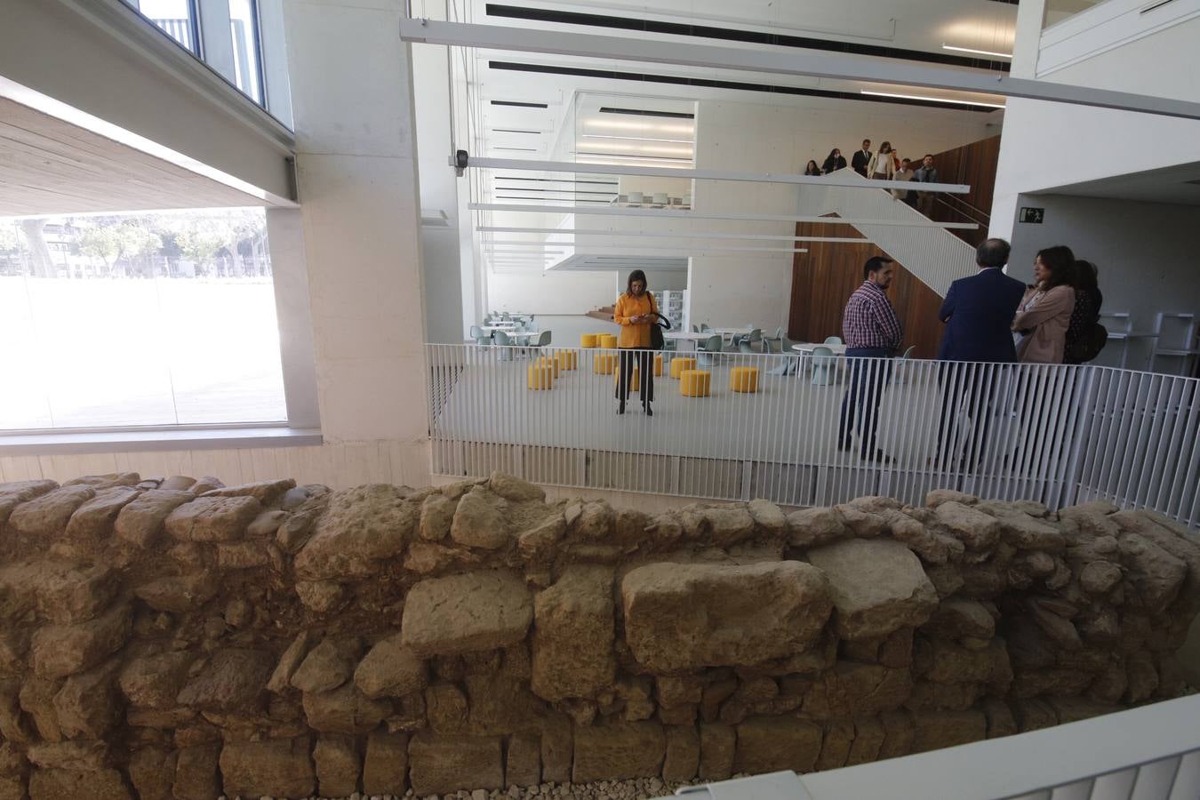 Fotos | El Gobierno entrega a la Junta de Andalucía la nueva Biblioteca de Córdoba