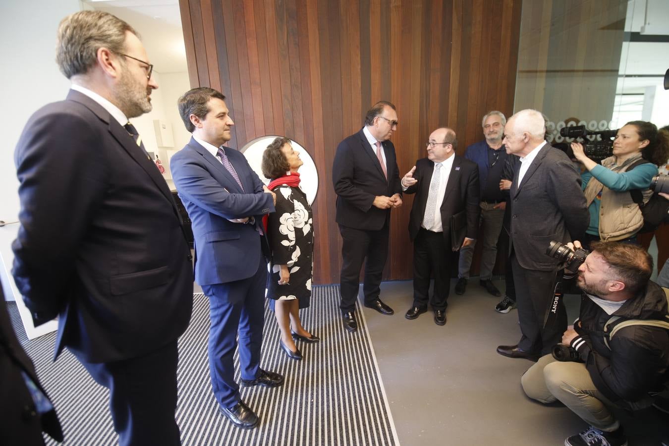 Fotos | El Gobierno entrega a la Junta de Andalucía la nueva Biblioteca de Córdoba