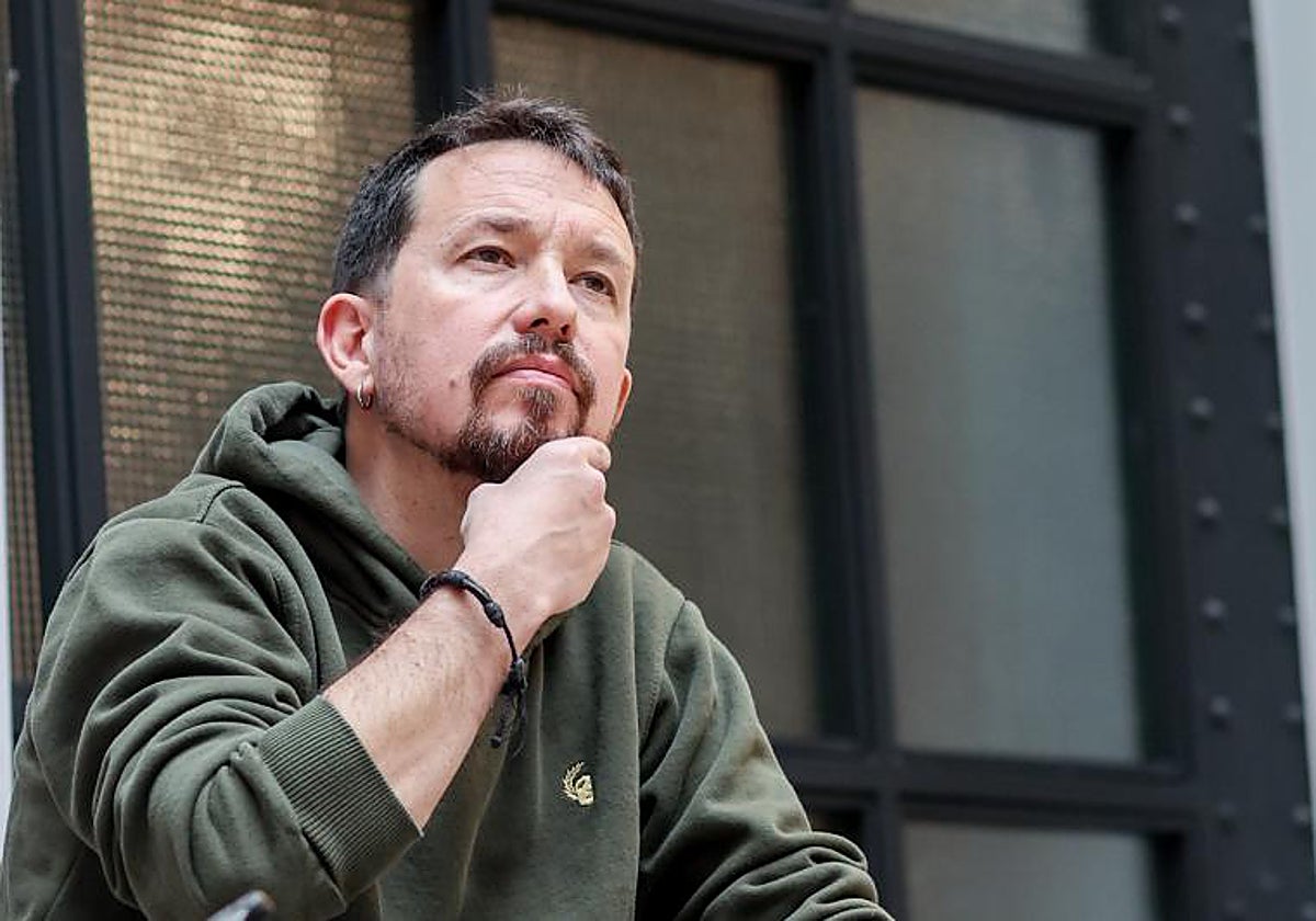 El exvicepresidente segundo del Gobierno y exlíder de Podemos, Pablo Iglesias, durante la presentación del primer libro de Pablo Echenique, 'Memorias de un piloto de combate', en el Espacio Larra, a 5 de marzo