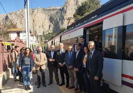 El PSOE utiliza la agenda del Gobierno como trampolín electoral e ignora a la Diputación en el nuevo tren al Caminito del Rey