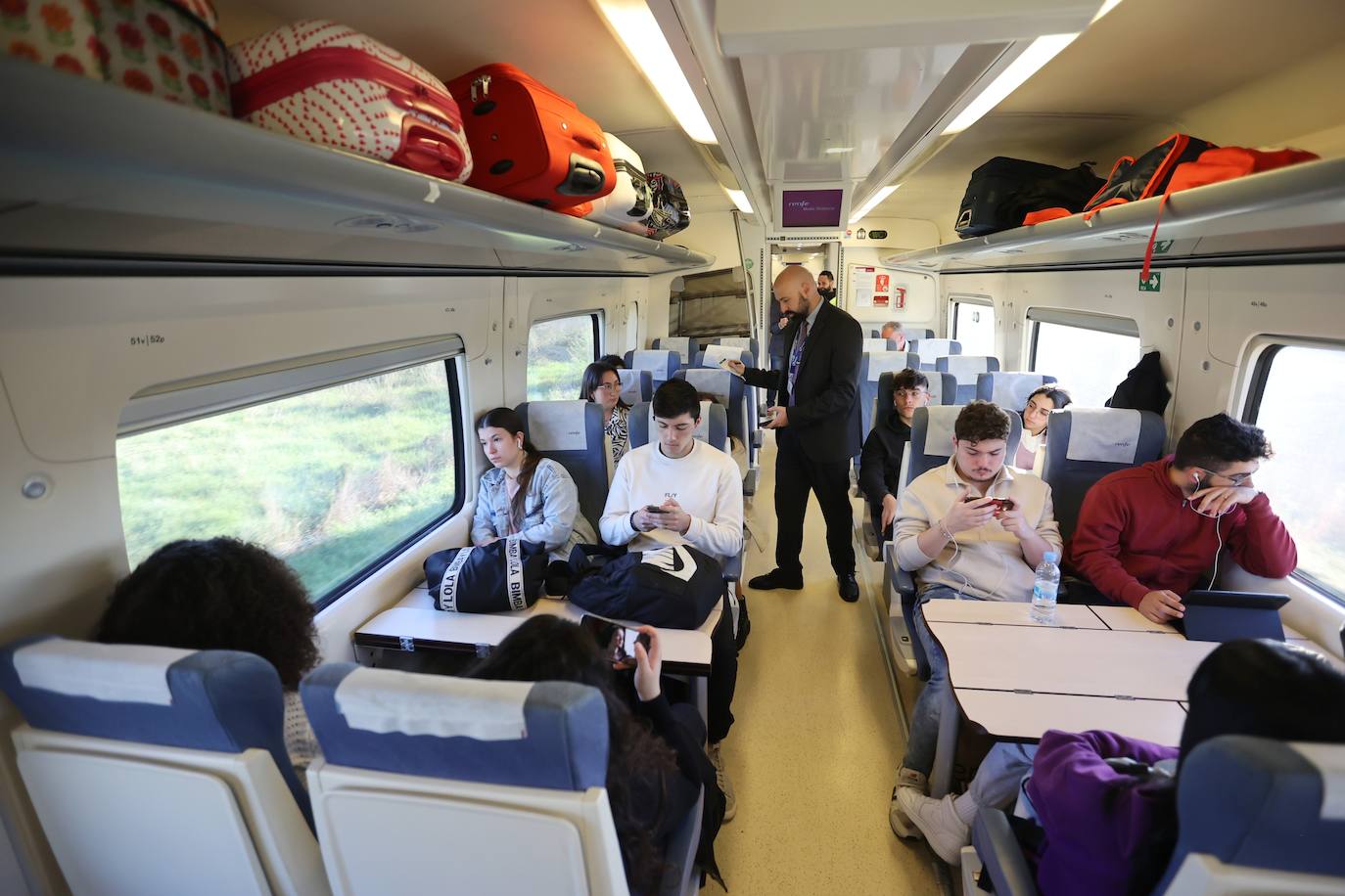 El viaje inaugural del tren de proximidad entre Palma y Villa del Río, en imágenes