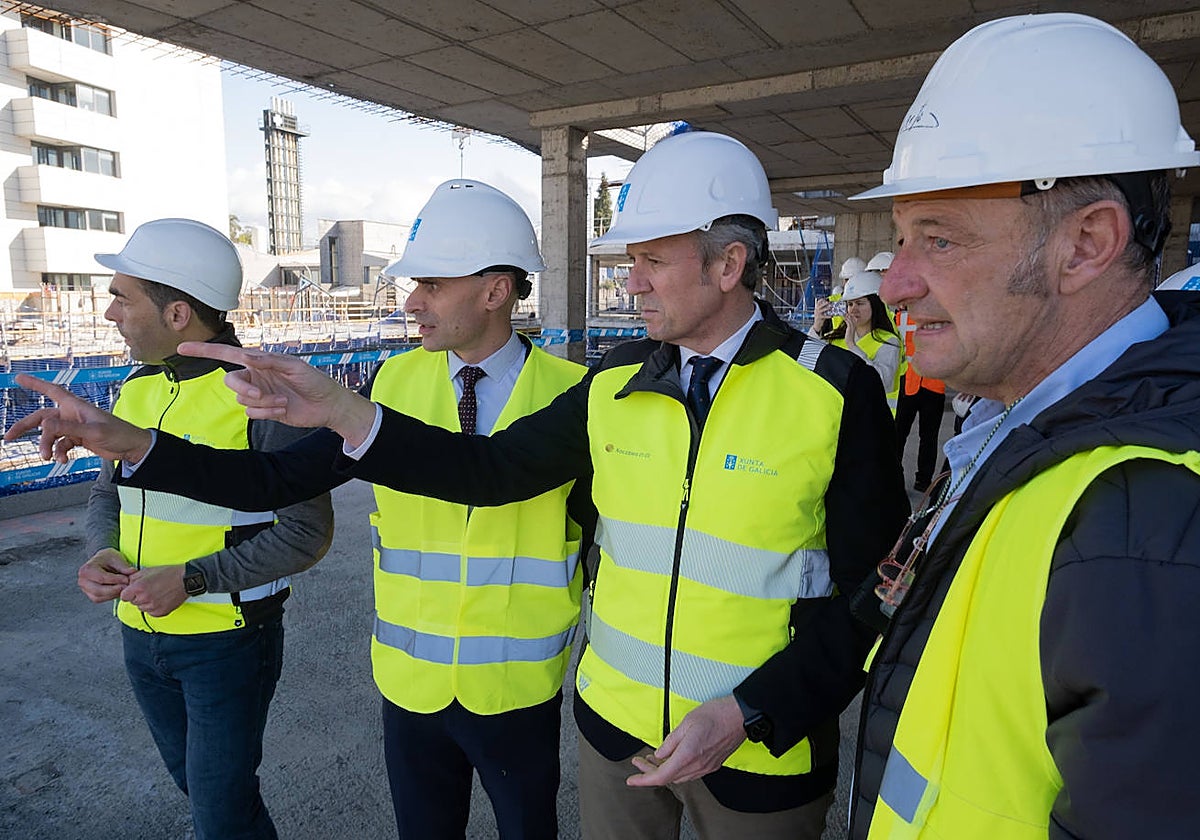 Rueda, este martes durante la visita a las obras en el futuro Gran Montecelo