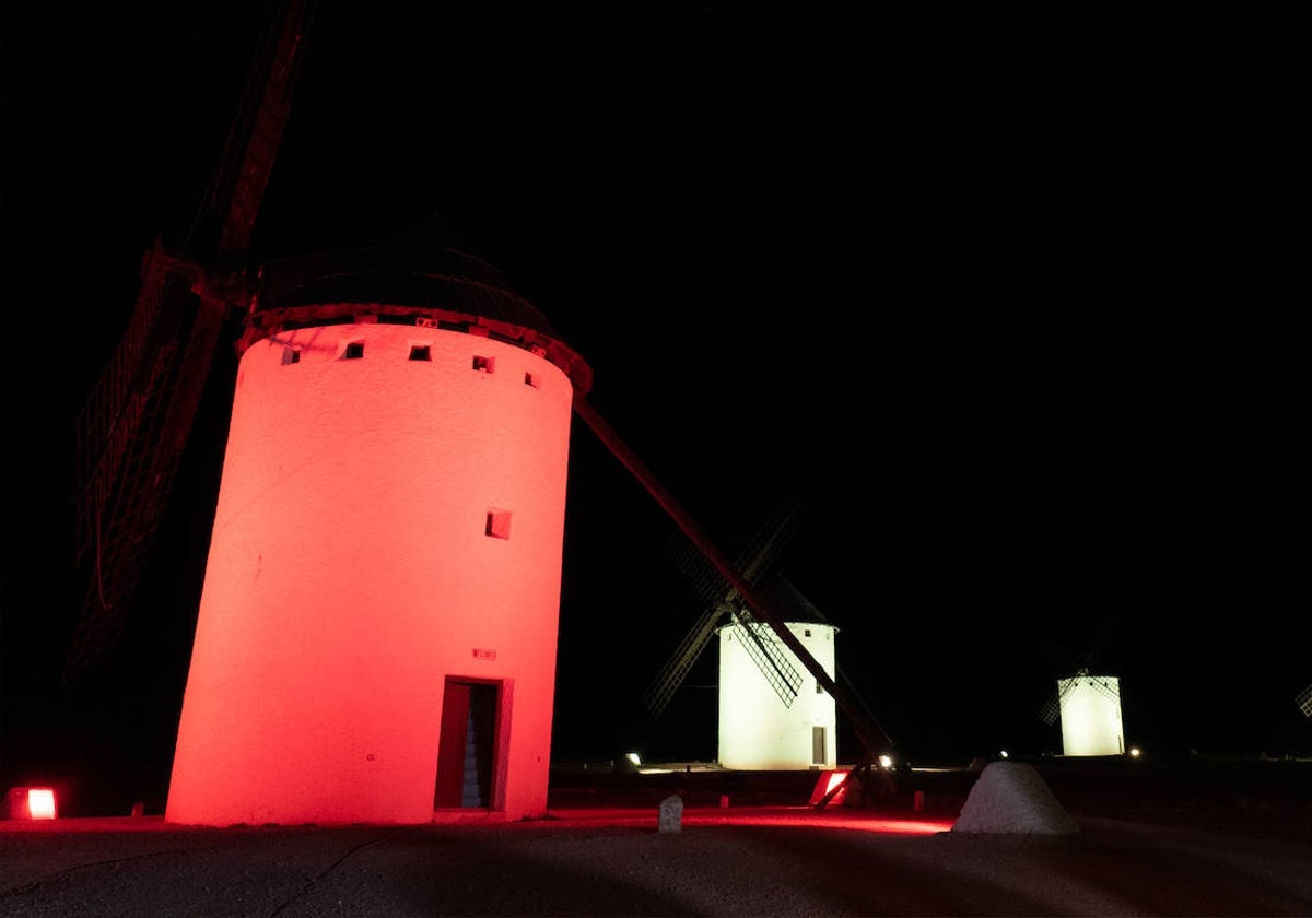 La nueva imagen de los emblemáticos molinos de Campo de Criptana