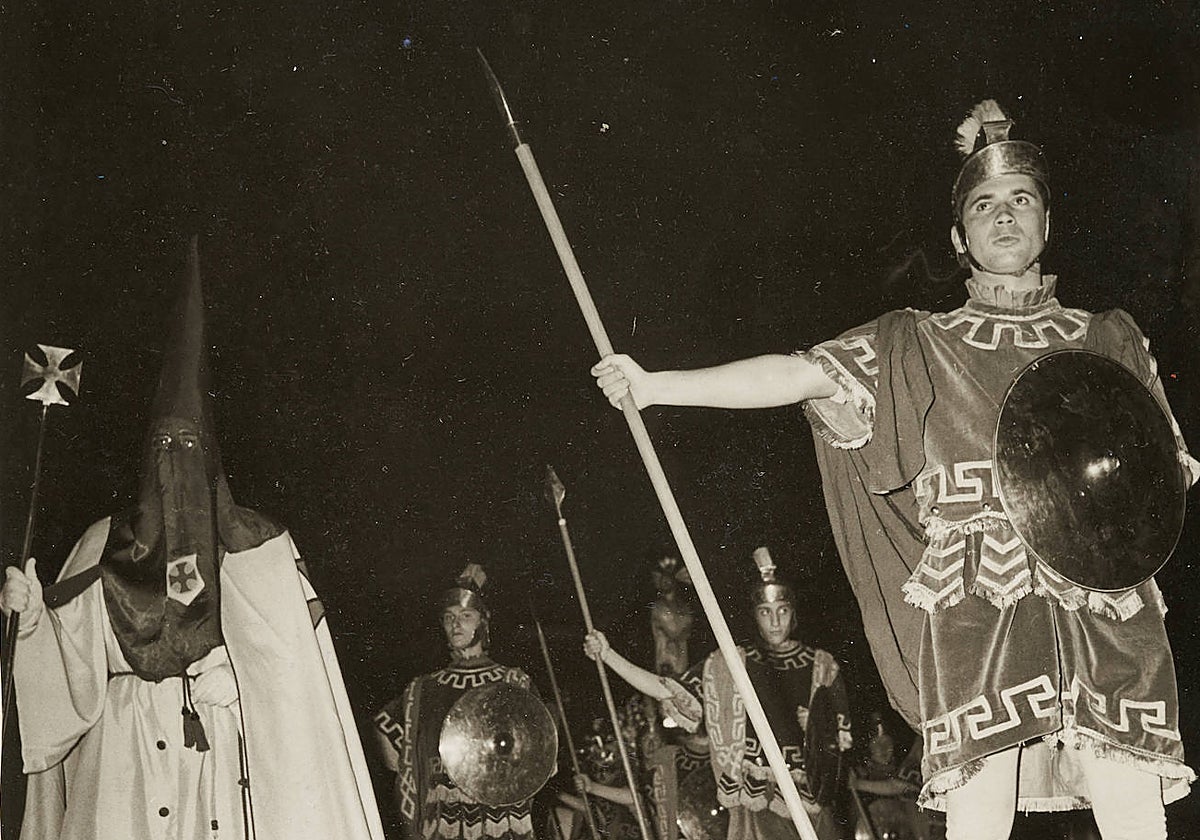 Instantánea antigua de la procesión del Divino Cautivo