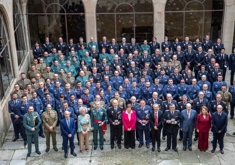 La Usal se rinde ante la labor del Ejército, Policía y Guardia Civil