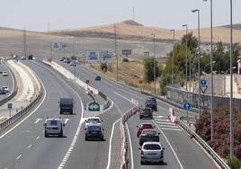 Transportes cortará el tráfico en enlaces entre la Ronda Oeste de Córdoba y la A-4 para sustituir unas vigas