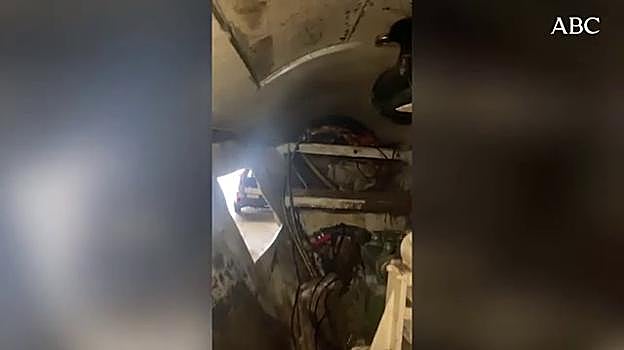 Interior del narcosubmarino localizado en la ría de Arousa