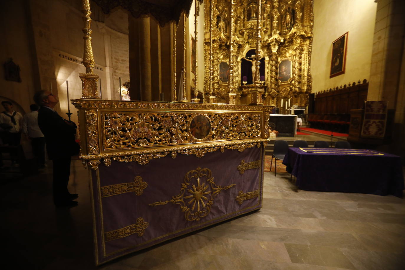 El palio de la Virgen de las Lágrimas de Córdoba tras su reforma, en imágenes
