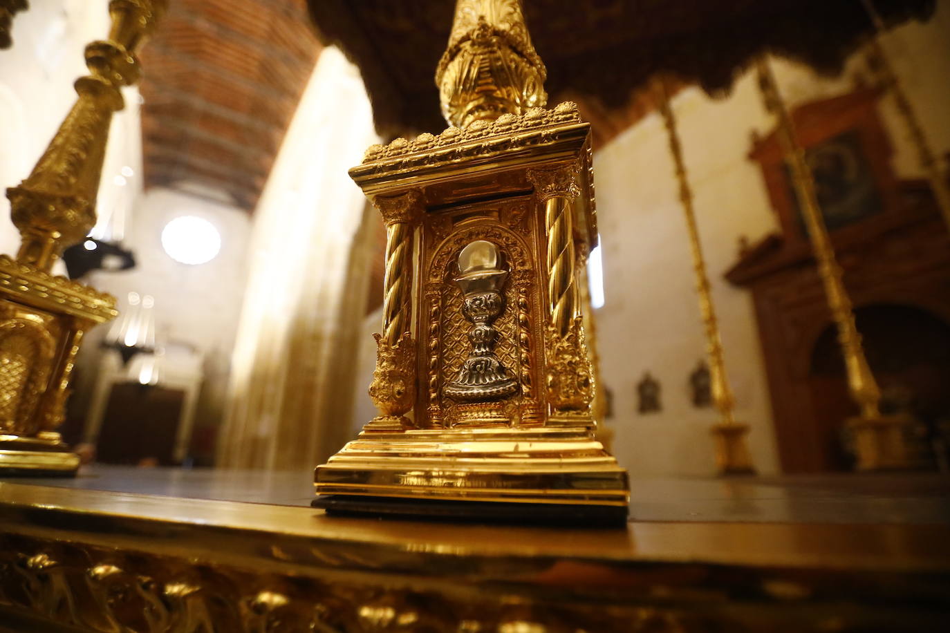 El palio de la Virgen de las Lágrimas de Córdoba tras su reforma, en imágenes