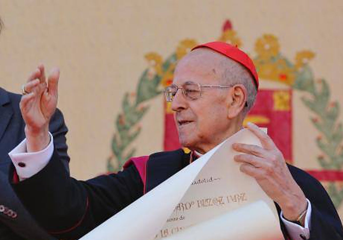 Ricardo Blázquez recoge el título de Hijo Predilecto de Valladolid el pasado mes de mayo