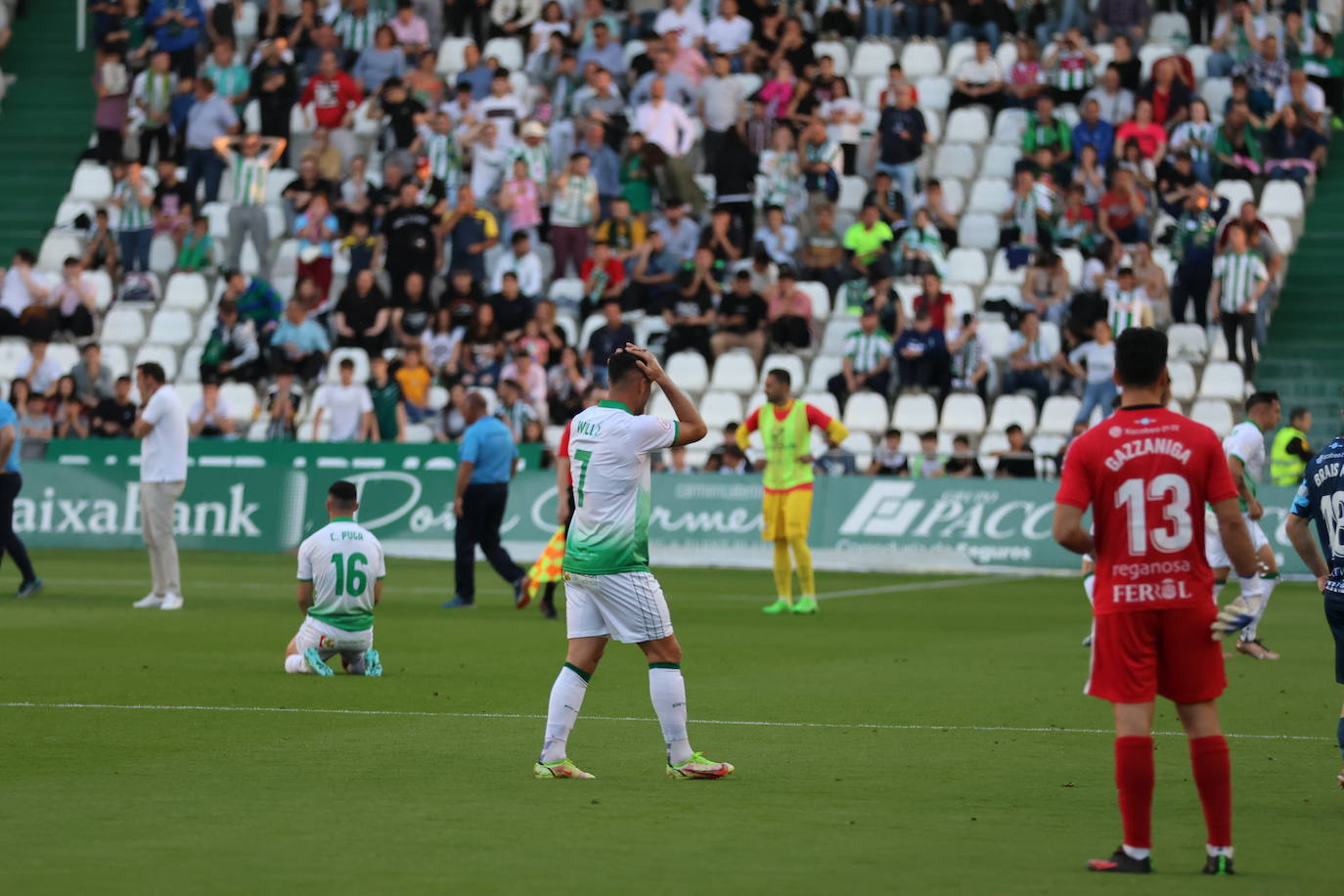 El angustioso desmayo de Gudelj en el Córdoba-Ferrol, en imágenes