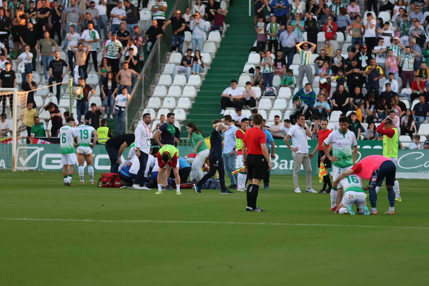 El angustioso desmayo de Gudelj en el Córdoba-Ferrol, en imágenes