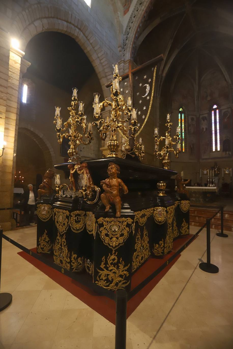 Los nuevos faldones del paso del Cristo de Ánimas de Córdoba, en imágenes
