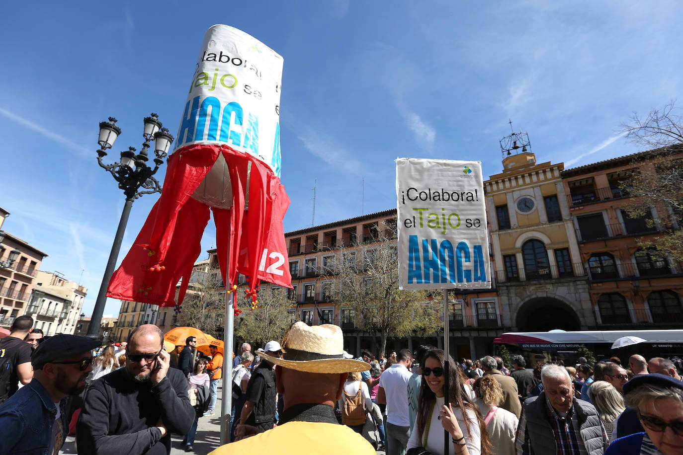 El éxito de la manifestación de Toledo en defensa del Tajo, en imágenes
