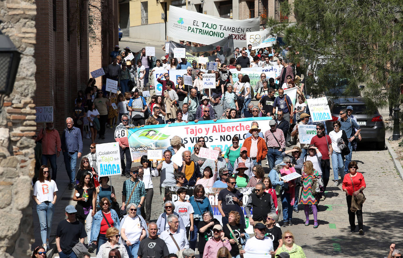 El éxito de la manifestación de Toledo en defensa del Tajo, en imágenes