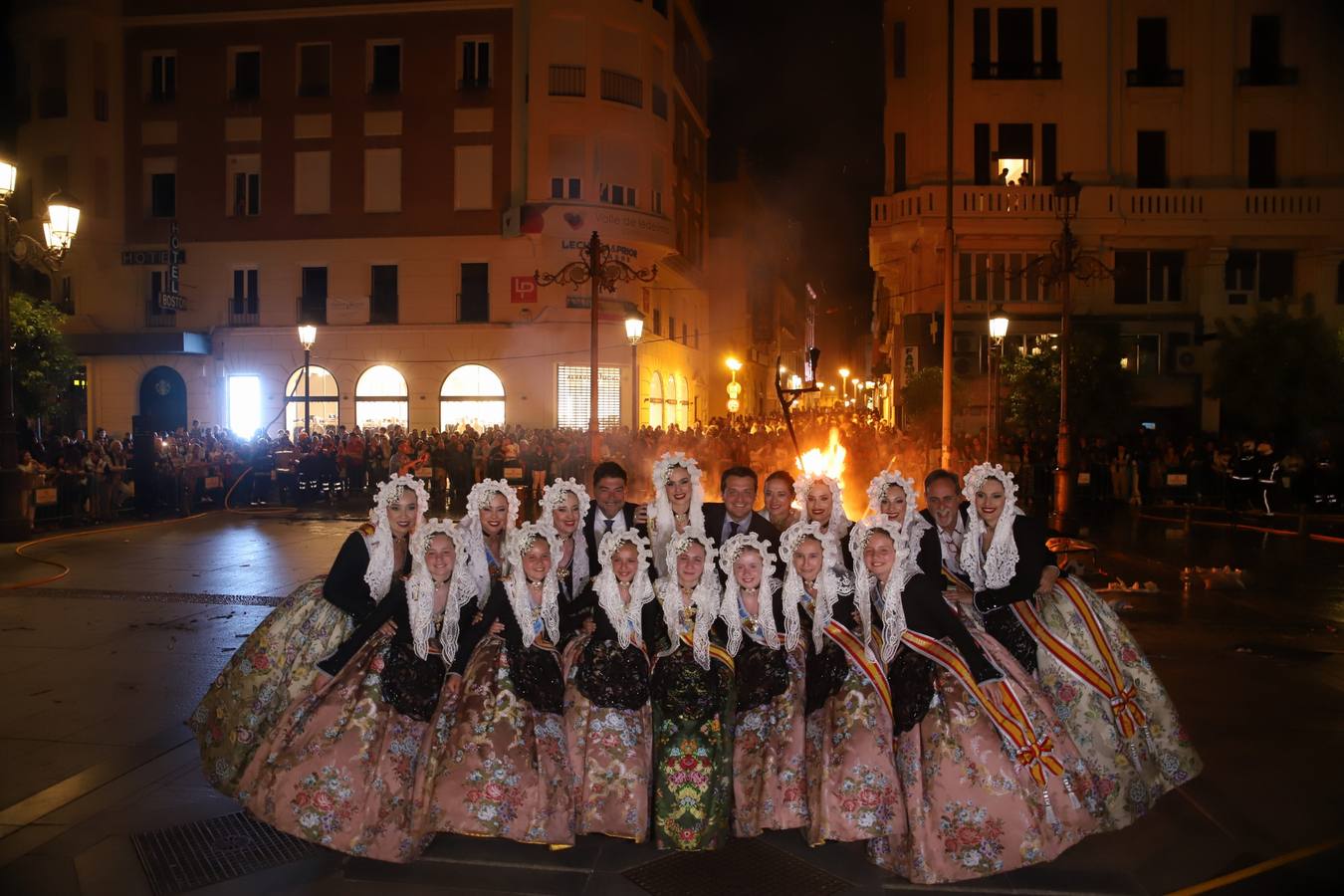 Fotos: Córdoba arde en Las Tendillas con la &#039;cremá&#039; alicantina