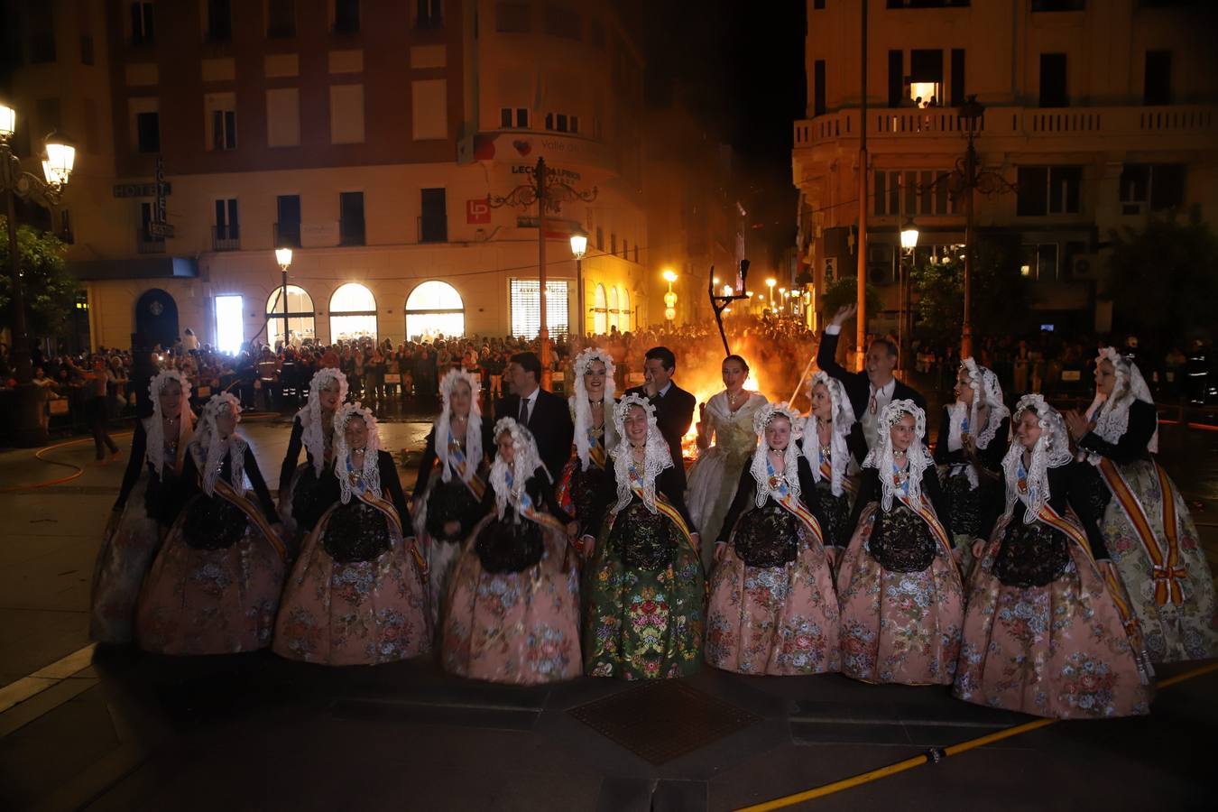 Fotos: Córdoba arde en Las Tendillas con la &#039;cremá&#039; alicantina