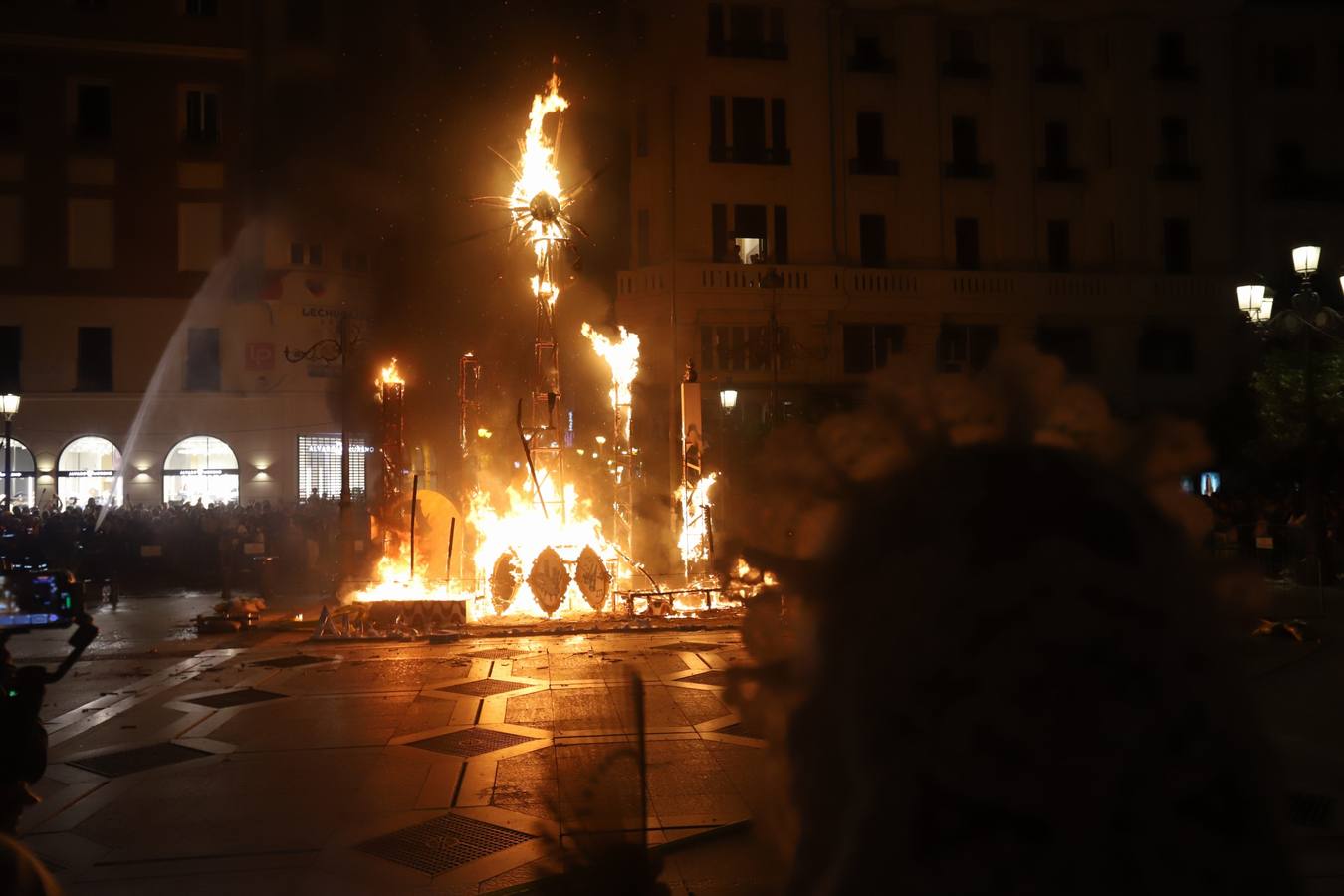 Fotos: Córdoba arde en Las Tendillas con la &#039;cremá&#039; alicantina