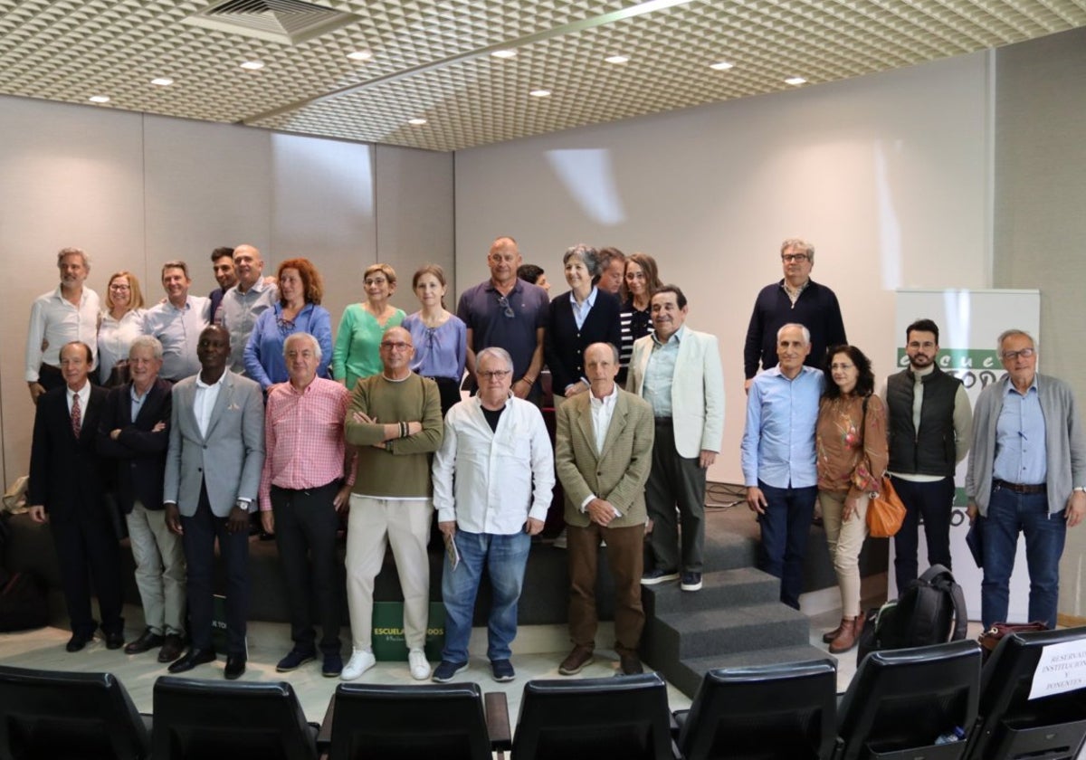 Participantes en el primer evento nacional contra la «exclusión del español» en las aulas, celebrado en San Juan de Alicante.