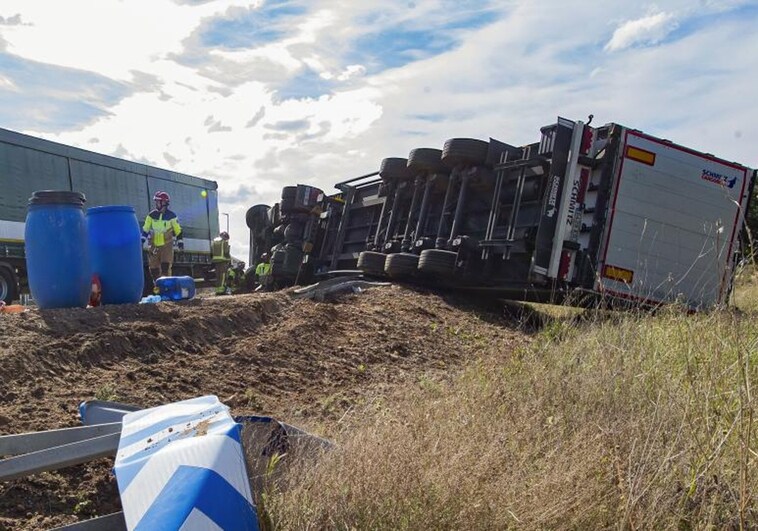 Fallece un camionero en un accidente en La Roda