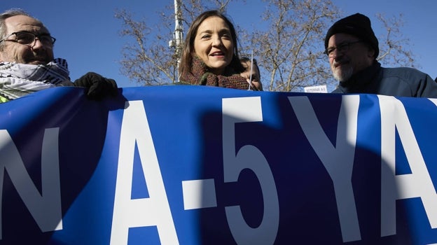 Reyes Maroto, en una manifestación por el soterramiento de la A-5