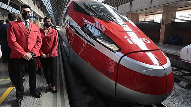 Personal de Iryo, durante una presentación de sus rutas para Andalucía