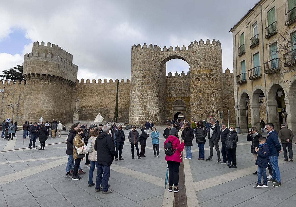 Turistas en Ávila durante la pasada Semana Santa